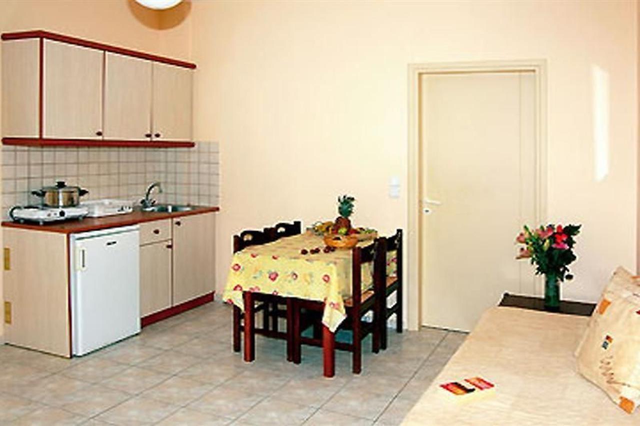 Danaos Beach Apartments Sfáka エクステリア 写真